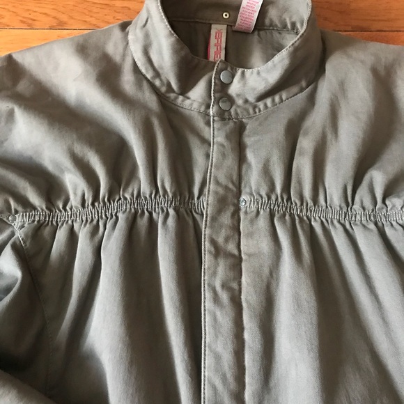 Beautiful jacket - Picture 2 of 4